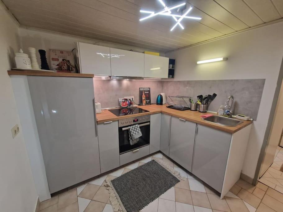 Ferienhaus Haus Mit Garten, U Bahn Naehe, Gratis Parkplaetze *